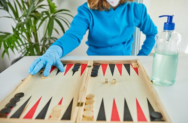 La Vie En Coronavirus En Quarantaine: Jeux Et Activités Pour Les Enfants à La Maison Pendant La Quarantaine Covid-19