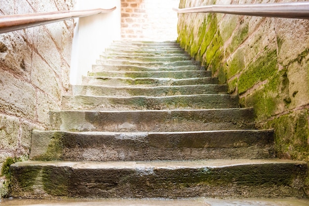 Vieil escalier en marbre