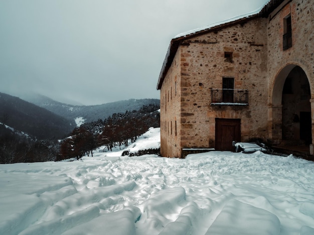 Vieille maison à la montagne