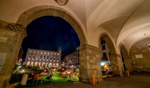 Vieille place de Bergame la nuit