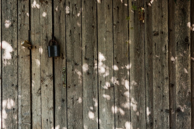 Vieille porte en bois