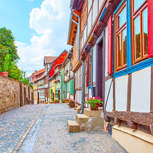 Vieille rue pittoresque dans la petite ville Allemagne