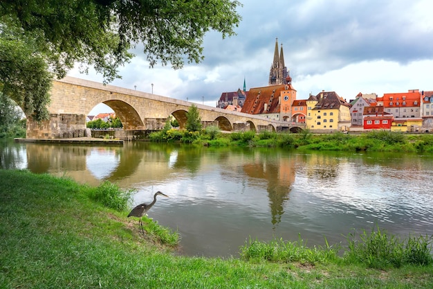 Vieille ville ensoleillée de Ratisbonne, Bavière, Allemagne