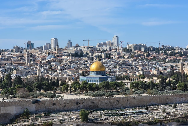 Vieille ville de Jérusalem avec le Mont des Oliviers
