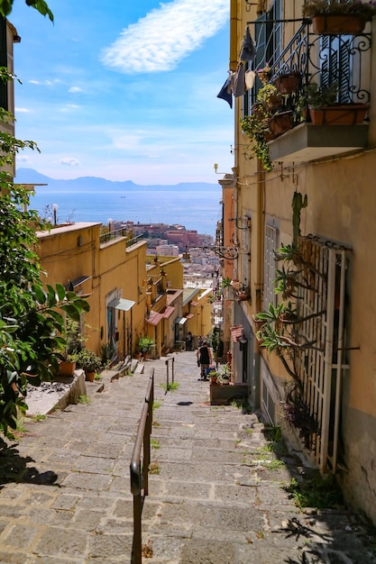 La vieille ville de Naples, en Italie.