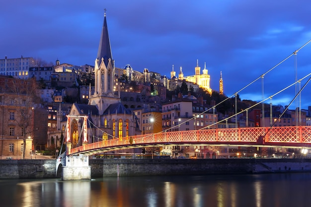 Vieille ville de nuit de Lyon France