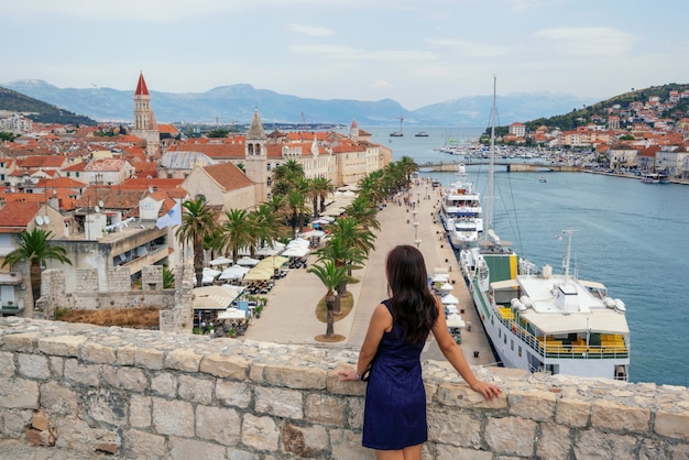 Photo vieille ville de trogir en dalmatie, croatie, europe.