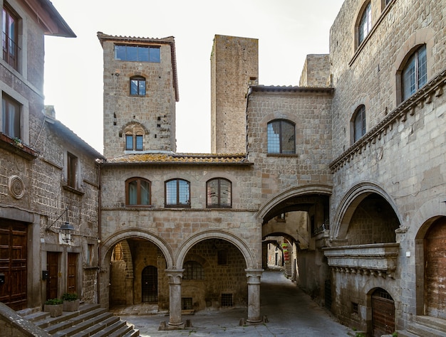 Vieilles maisons et tours de la vieille ville médiévale de Viterbe, Latium, Italie