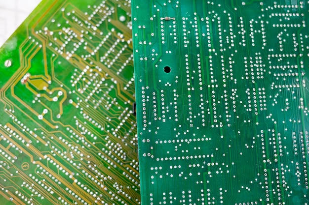 Vieilles puces informatiques qui sont en panne. Microshops ne fonctionnant pas avec des transistors, des puces conductrices