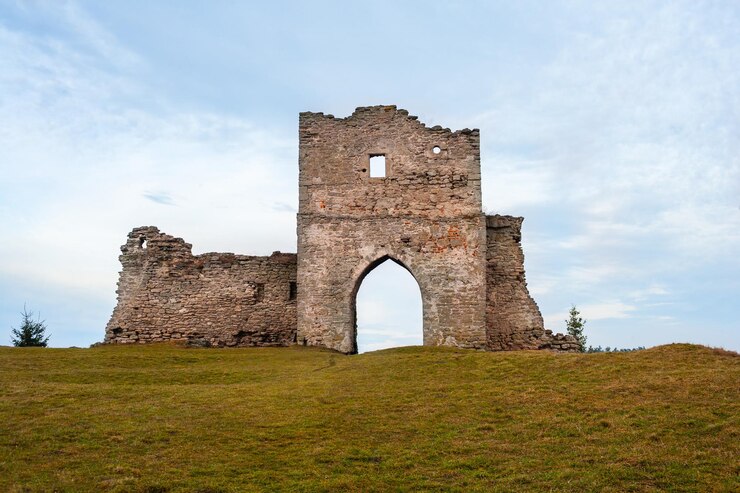 Photo les vieilles ruines contre le ciel