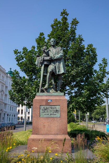 Vienne, 19 juin 2023 - Monument au sculpteur autrichien Georg Raphael Donner à Vienne.