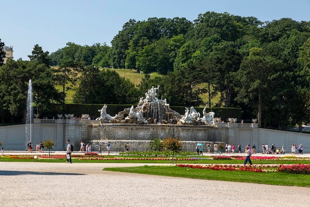 Vienne Autriche juin 18 2023 Fontaine Neptune dans le parc du palais de Schönbrunn