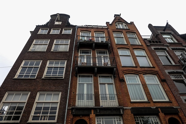 Vieux bâtiments traditionnels à Amsterdam