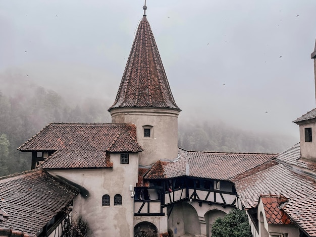 vieux château dans la ville