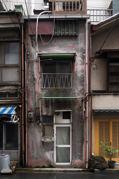 Vieux fond de maison abandonnée