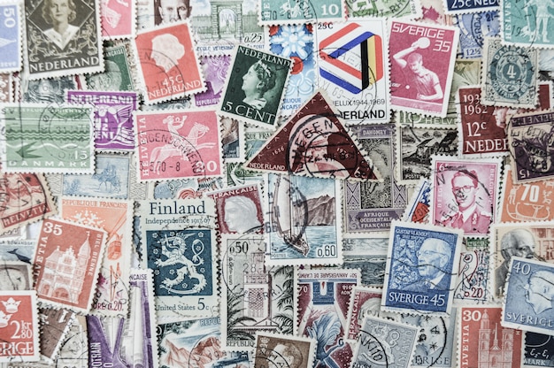 Vieux fond de timbres postaux