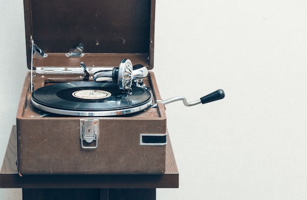 Vieux gramophone portable