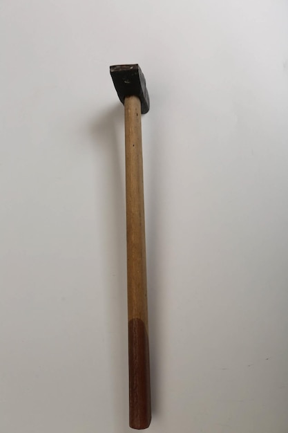 Vieux marteau vintage l'outil artisanal pour charpentier
