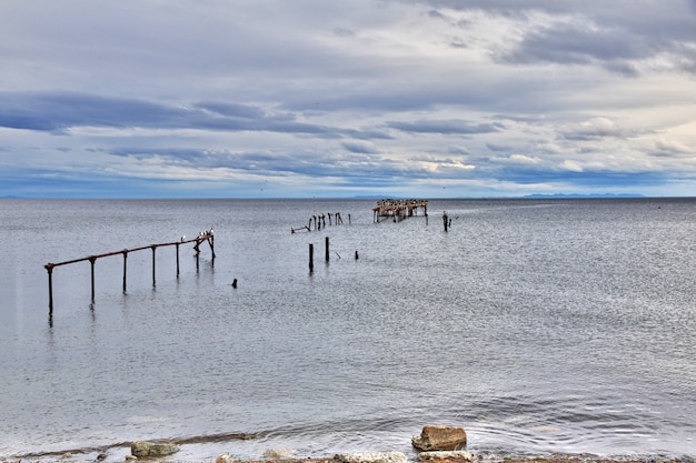 Vieux quai dans le port de Punta Arenas, Patagonie, Chili