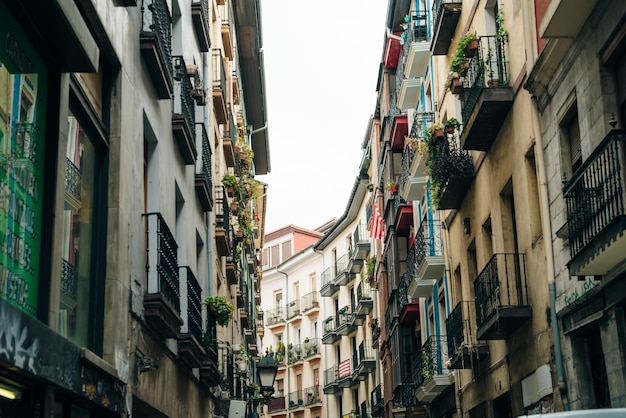 Vieux quartier basque coloré à bilbao, Espagne. photo de haute qualité