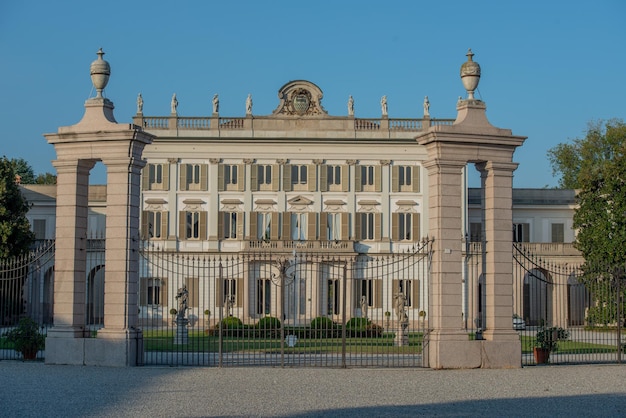 Villa d39AddaBorromeo est une villa historique située à Cassano d39Adda