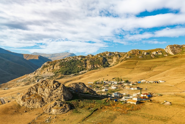 Village alpin Jek en Azerbaïdjan