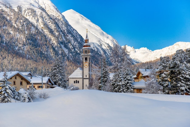 Village de Bever Suisse en hiver