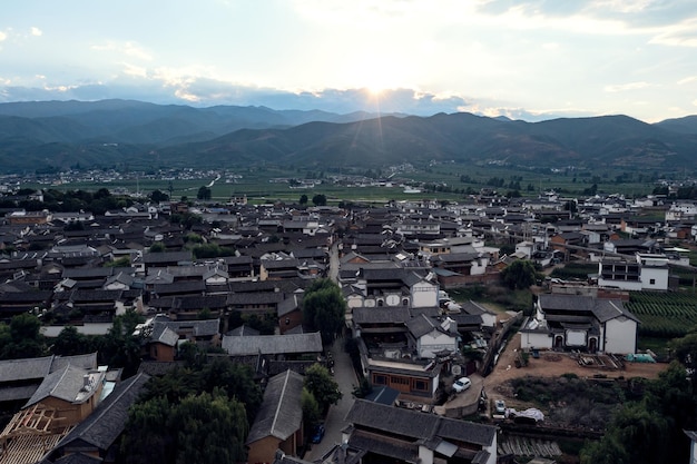 Village et champs à Shaxi Yunnan Chine