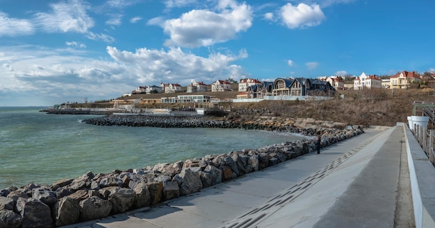 Village d'élite sur la côte de la mer Noire