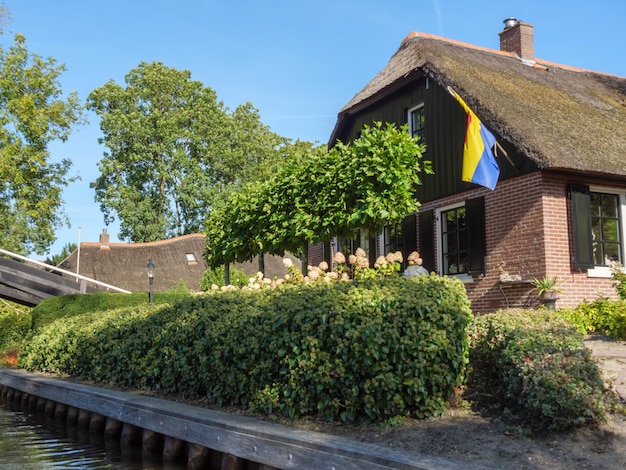 Photo le village de giethoorn