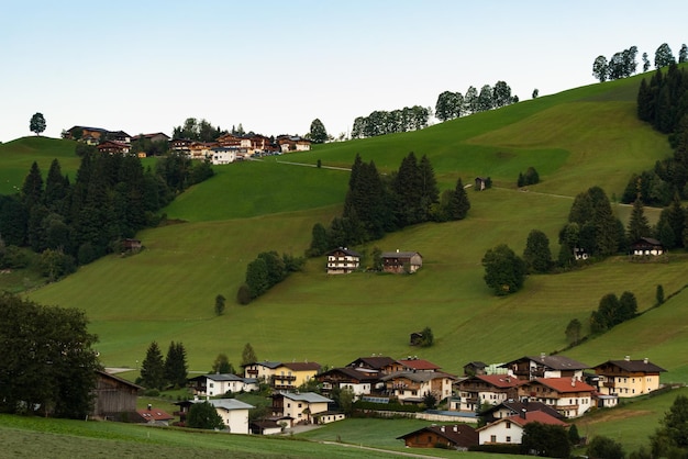 Le village d'Oberau Wildschonau dans la vallée d'AlpachAutricheTirol