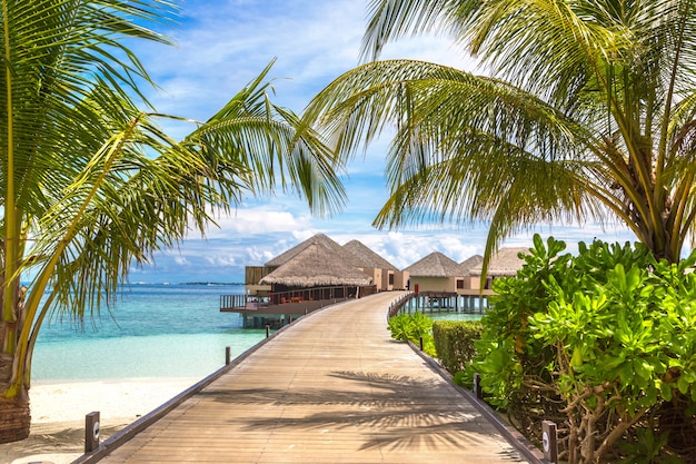 Villas sur l'eau (bungalows) aux Maldives