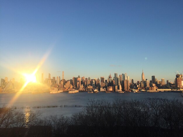 Photo la ville au coucher du soleil