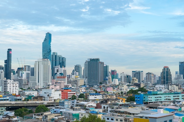 Ville de Bangkok et gratte-ciel.