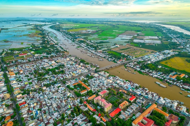 Ville de Chau Doc, province d'An Giang, Viet Nam, vue aérienne. C'est une ville limitrophe du Cambodge