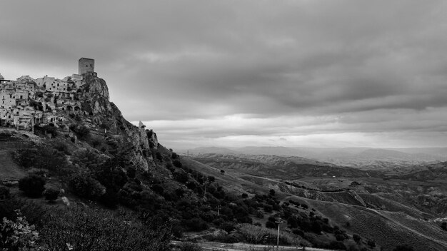 Photo la ville de craco dans la province de matera basilicata italie la ville fantôme par excellence