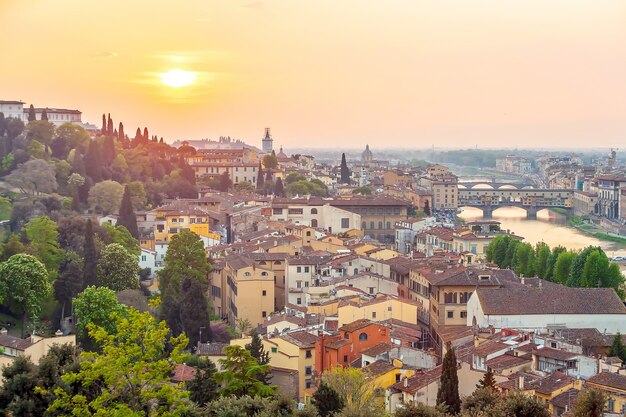 Ville de Florence skyline paysage urbain de Toscane Italie au coucher du soleil