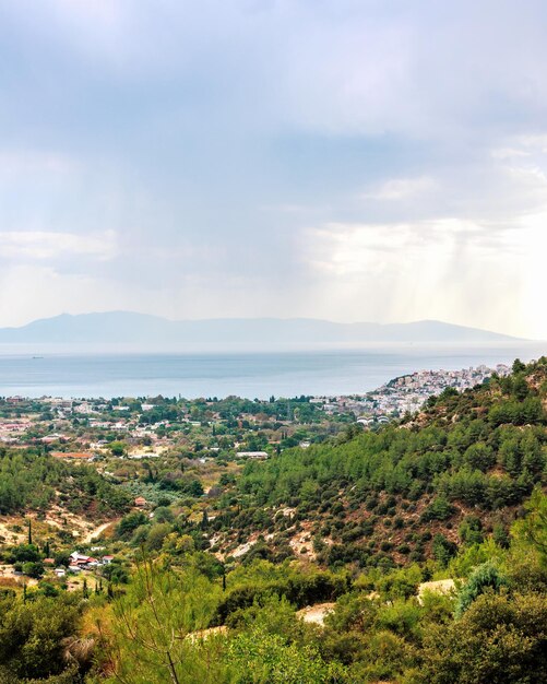 Photo ville de kavala principal port touristique de la macédoine orientale grèce vue panoramique de la vieille ville de kavala