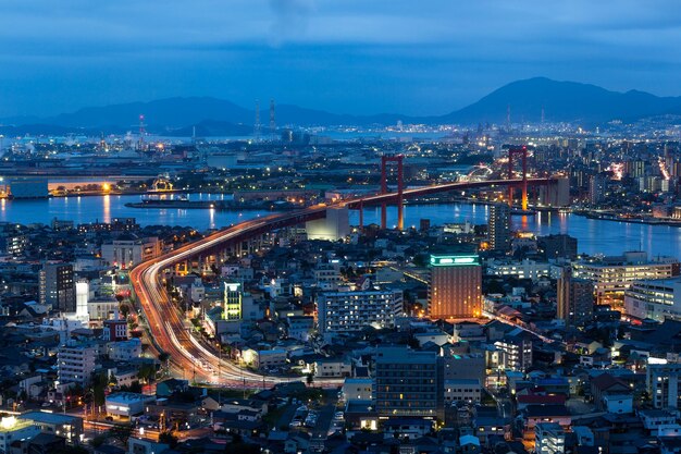 Ville de Kitakyushu la nuit