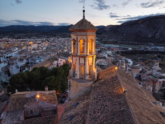 Ville médiévale de Cehegin à Murcie Espagne photographie aérienne de nuit