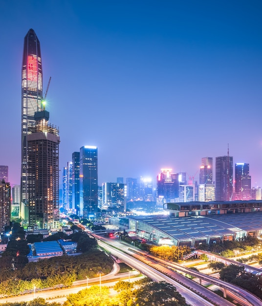 Photo ville de shenzhen, vue de nuit, gratte-ciel