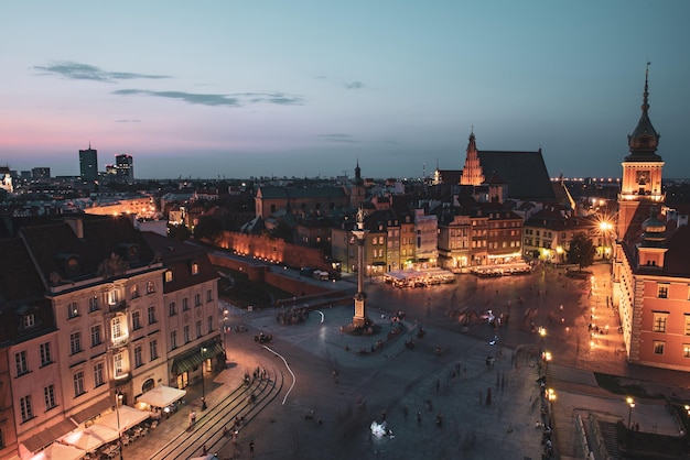 Ville de Varsovie de nuit