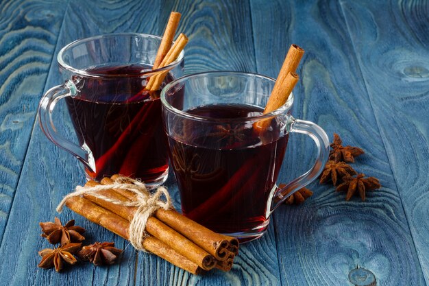 Vin chaud d'automne chaud aux épices