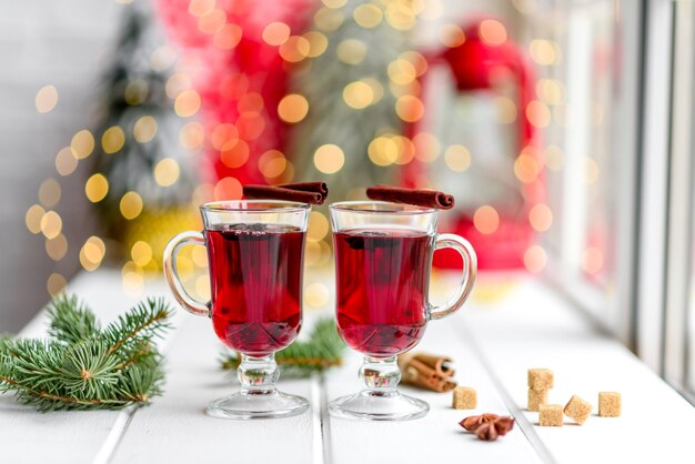 Vin chaud aux épices variées