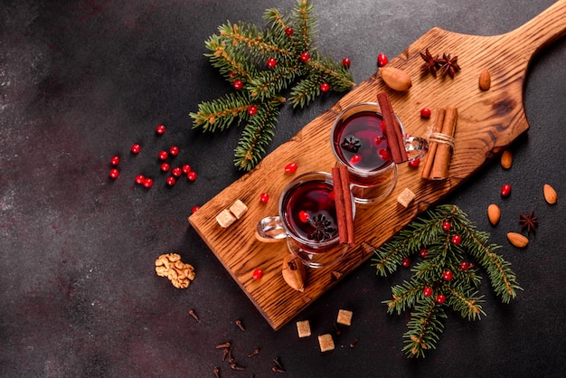 Vin chaud aux épices variées