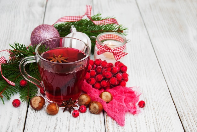 Vin chaud et décorations de Noël