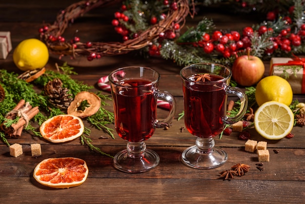 Vin chaud de Noël à la cardamome de cannelle