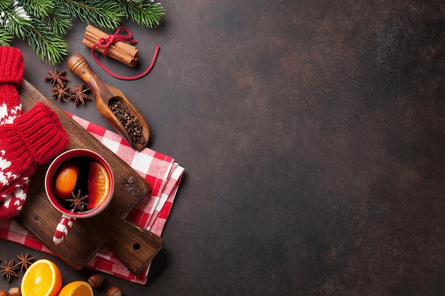 Vin chaud de Noël et ingrédients