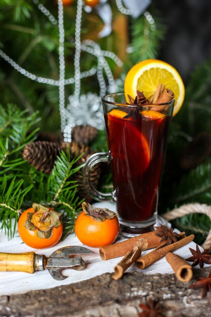 Vin Chaud Et Sapin De Noël