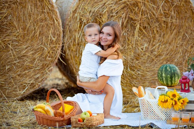 Vinnytsia Ukraine 2 août 2022 Chaque mère en Ukraine veut une enfance heureuse pour son enfant